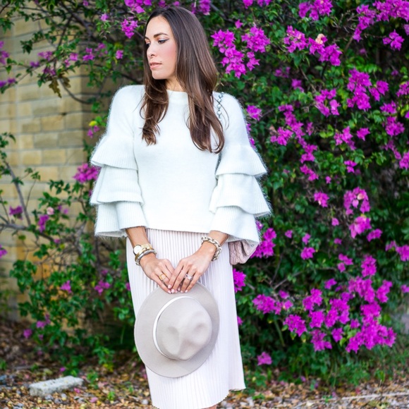 Endless Rose Women's Knit White Sweater 3/4 Layered Puff Sleeves Large NWT - Picture 1 of 10